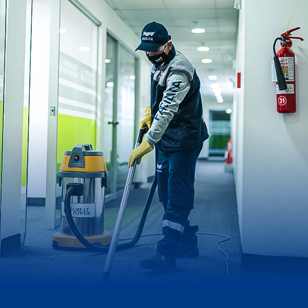 Servicio de limpieza integral para oficinas y empresas, mantenimiento de áreas corporativas