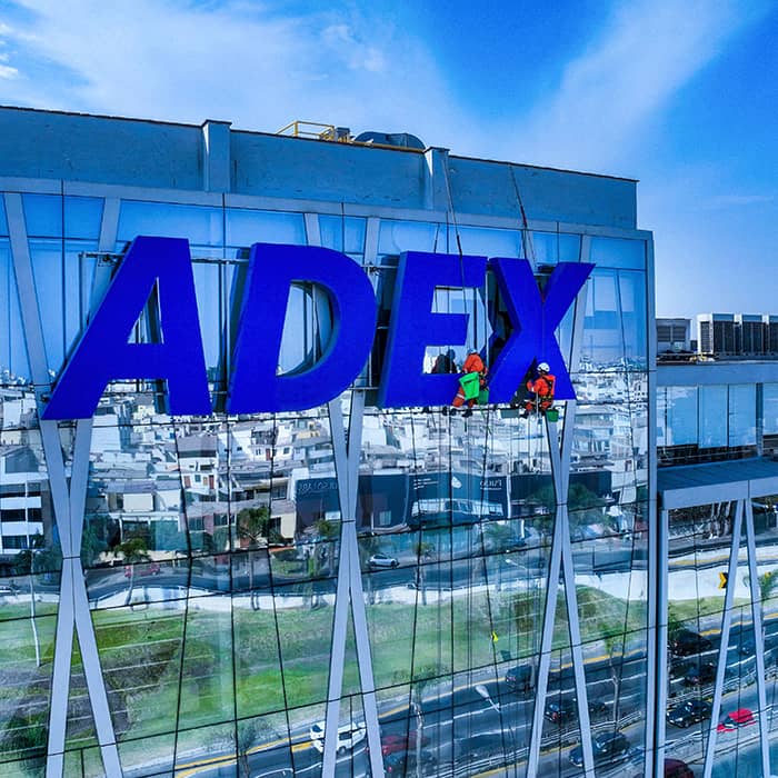 profesionales en limpieza en altura- cliente Adex